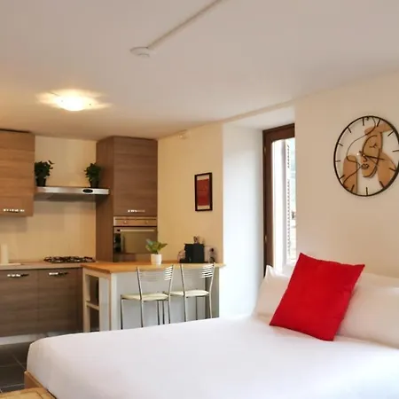 Apartment Red - By Myhomeincomo Argegno