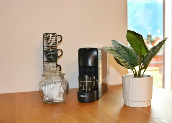 Red - By Myhomeincomo * Argegno