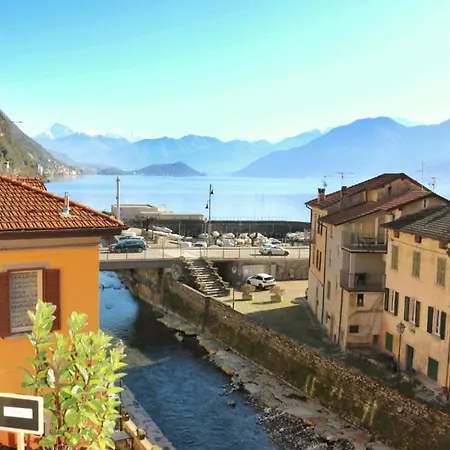 Red - By Myhomeincomo Argegno