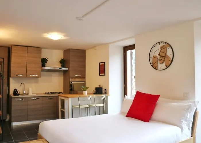 Apartment Red - By Myhomeincomo Argegno